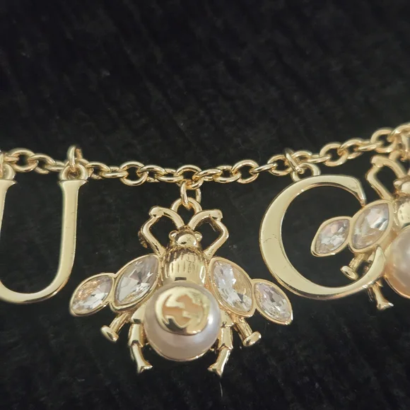 Gucci Gold Pearl Bee Charm Bracelet - Picture 4 of 9